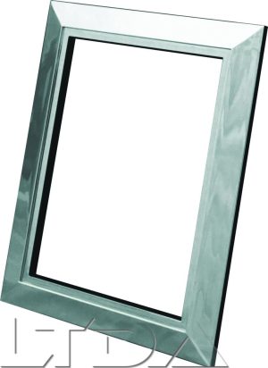 Cadre enjoliveur pour prise DECO. aspect métal chromé brillant.